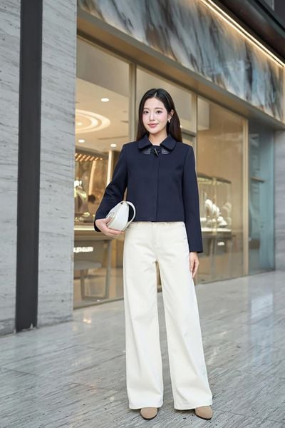  Áo khoác dáng suông ngắn cổ đức 