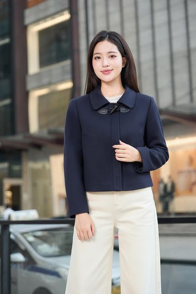  Áo khoác dáng suông ngắn cổ đức 