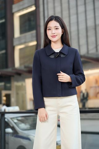 Áo khoác dáng suông ngắn cổ đức