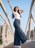  Quần jean mài xước ly gối 