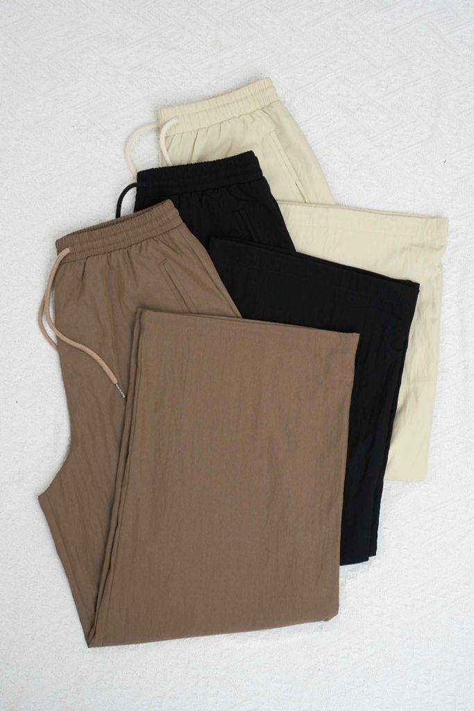  Quần Dài Nữ Younger by Cardina Dáng Ống Rộng Vải Thô Gió Cạp Chun 