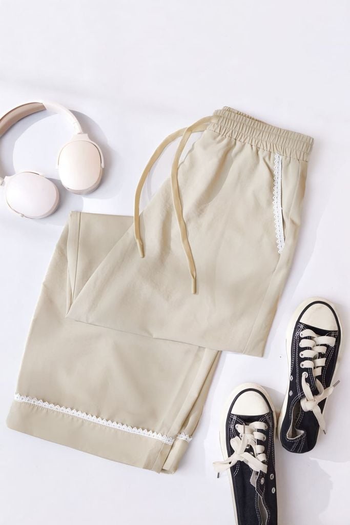  Quần dài dáng bom phối ren chất thô gió cạp chun 