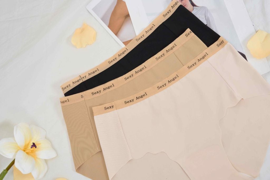  Quà tặng - Quần lót nữ Cardina dòng Younger vải su lạnh thiết kế cạp Sexy Angel 