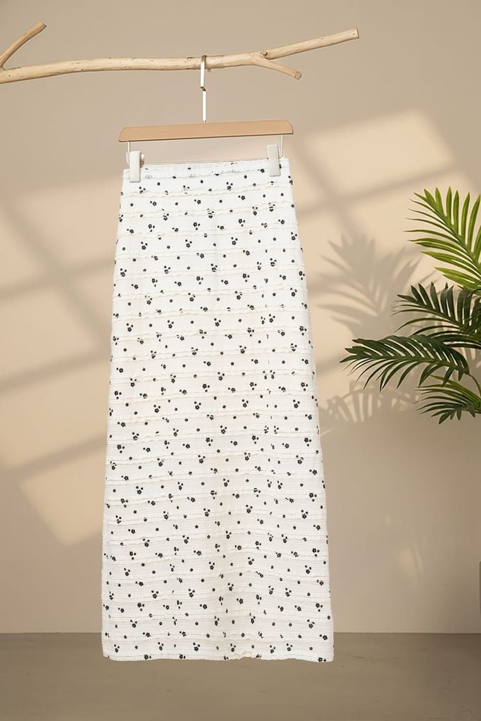  Chân váy ren dáng dài cạp chun họa tiết hoa nhí 