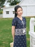  Áo thô thêu tay cộc cổ V gấu sóng phối dây buộc 