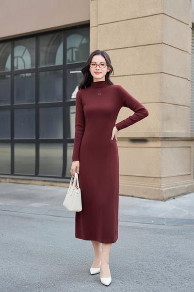  Đầm midi dáng ôm dài tay cổ leo 