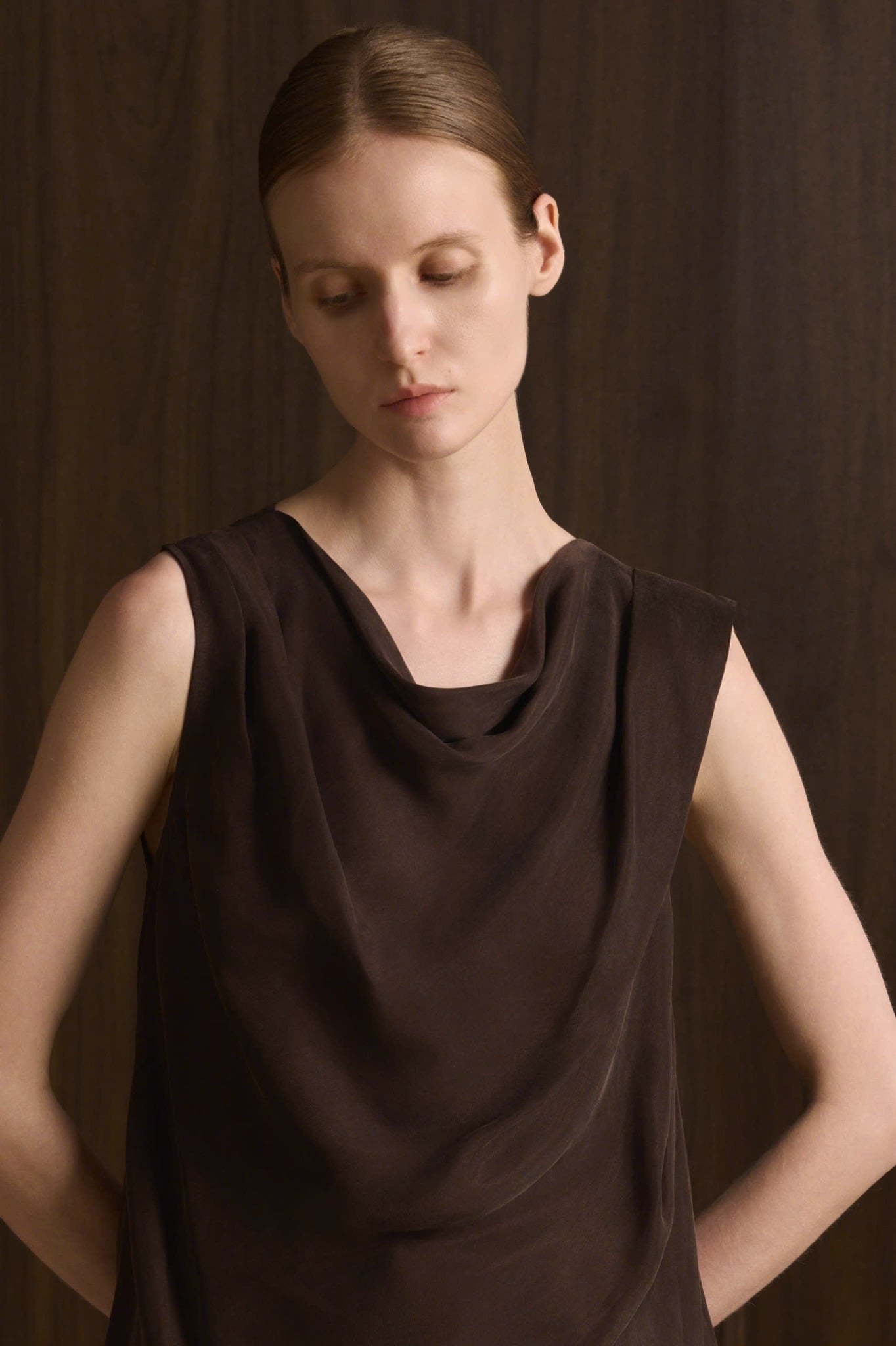  SÉRA GRAPED SLEEVELESS TOP 