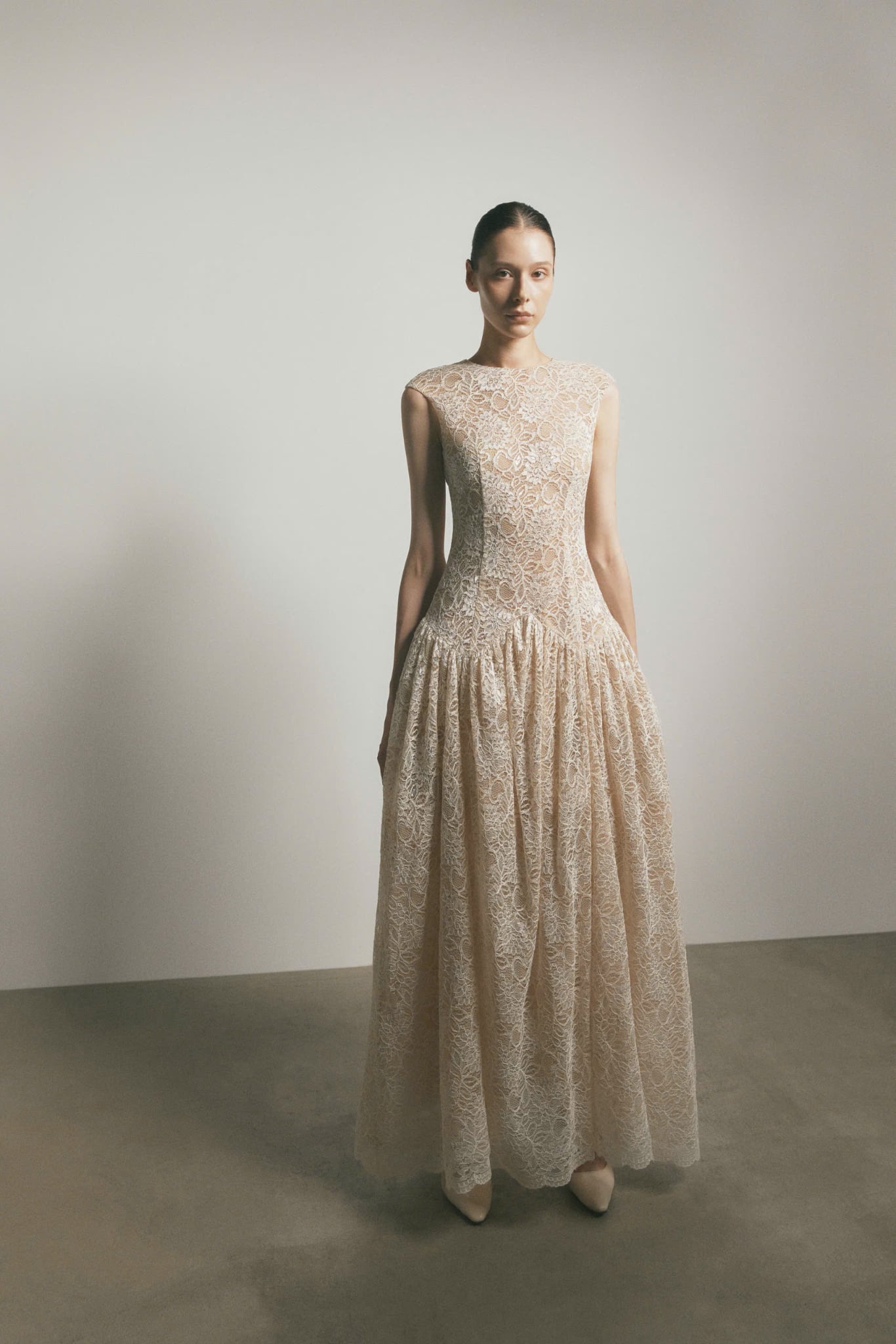  LIORA LACE MAXI DRESS 