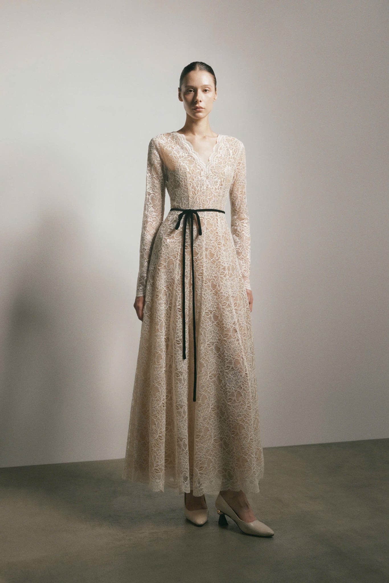  WILLOW LACE MAXI DRESS 