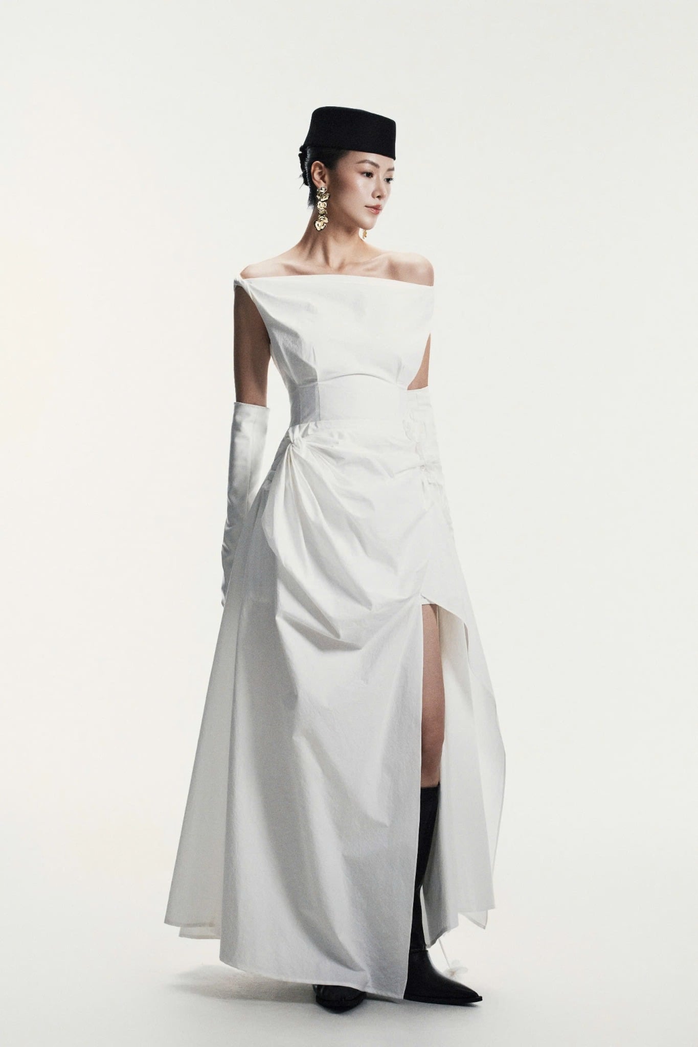  IVORY SCULPTURE GOWN 