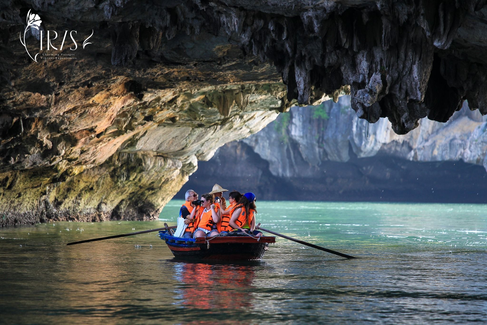 Du Thuyền Iris Cruise Vịnh Hạ Long