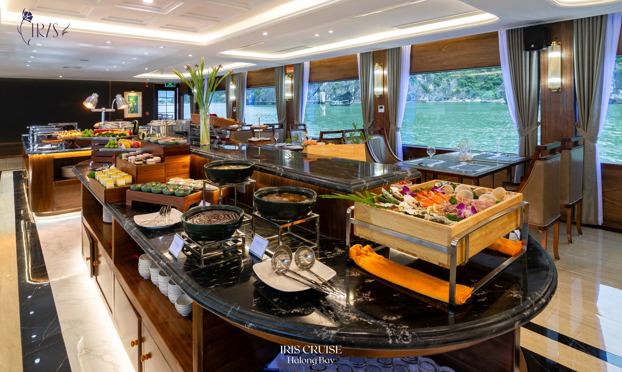 Du Thuyền Iris Cruise Vịnh Hạ Long