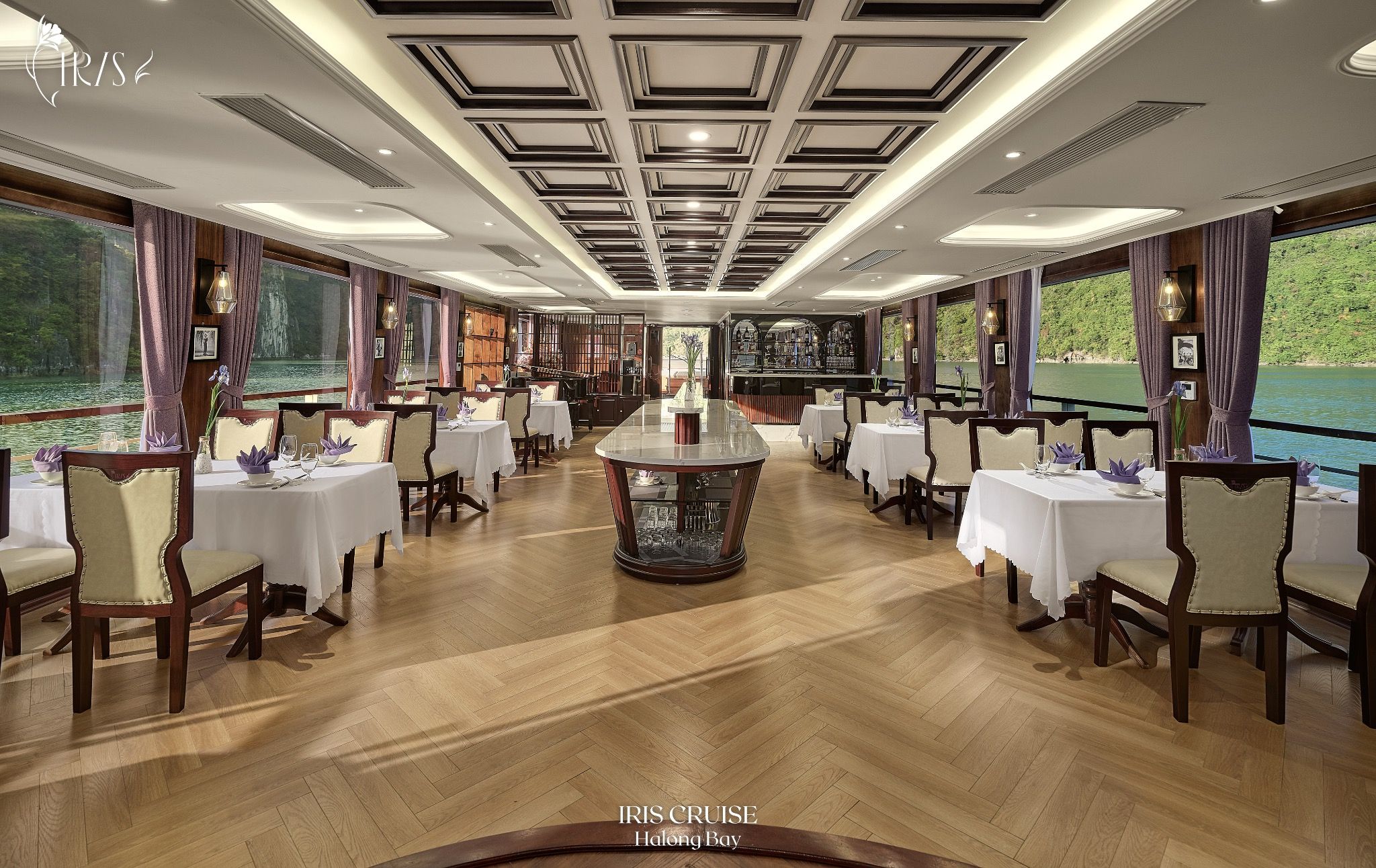 Du Thuyền Iris Cruise Vịnh Hạ Long