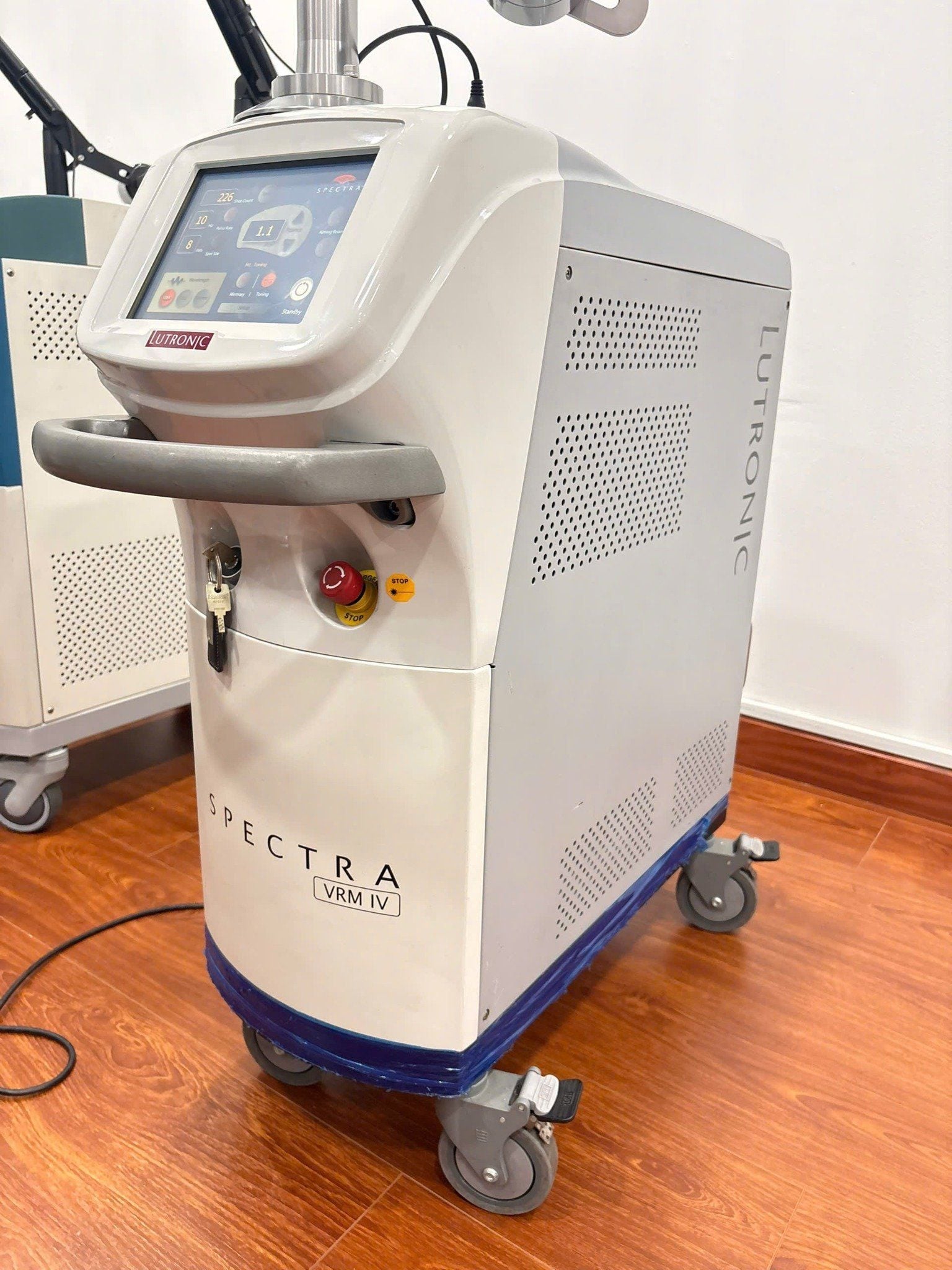 Máy Laser LUTRONIC Spectra VRM IV