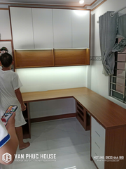 BÀN GIAO BÀN LÀM VIỆC KẾT HỢP KỆ SÁCH - ANH TIẾN ĐOÀN - BA NGÒI