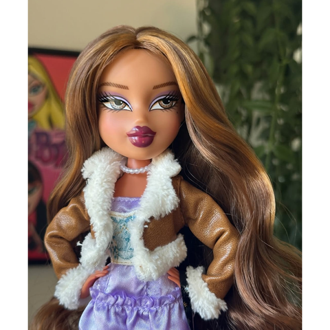  Búp bê Bratz Goin' Out! Yasmin Fashion Doll 