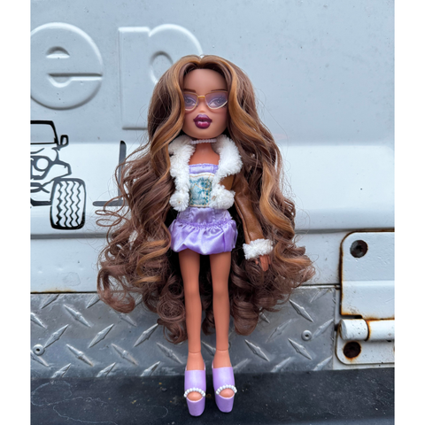  Búp bê Bratz Goin' Out! Yasmin Fashion Doll 