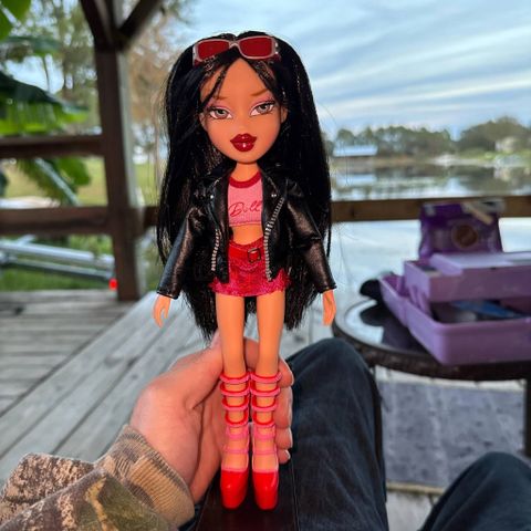  Búp bê Bratz Goin' Out! Jade Fashion Doll 