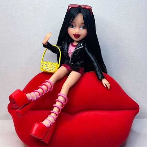  Búp bê Bratz Goin' Out! Jade Fashion Doll 