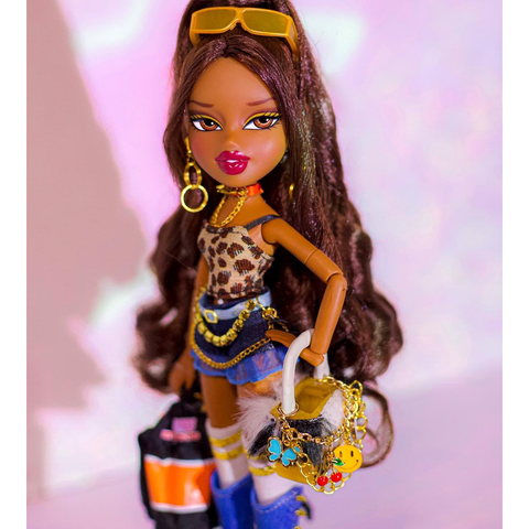  524229C3 Bratz Goin’ Out! Sasha Fashion Doll with Accessories 