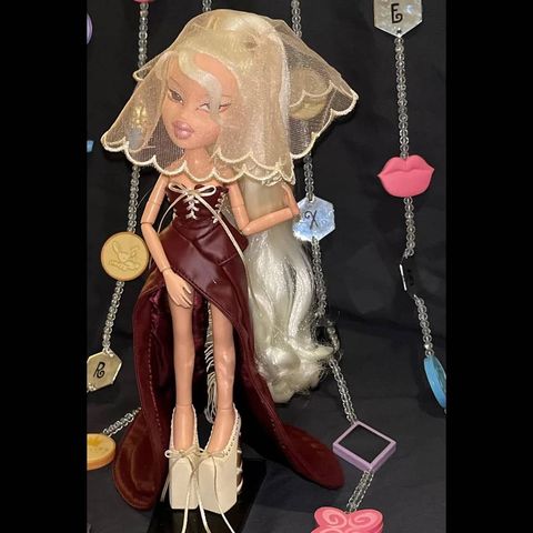  Búp bê Bratz 2025 Limited Edition Bratzaversary Jade Collector Doll 