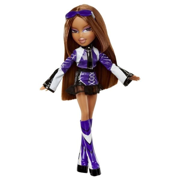 Búp bê Bratz Scorchin' Yasmin Fashion Doll