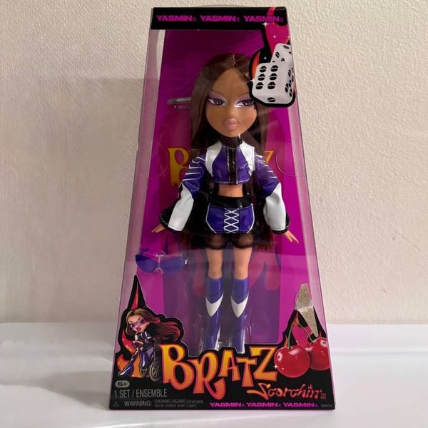 Búp bê Bratz Scorchin' Yasmin Fashion Doll