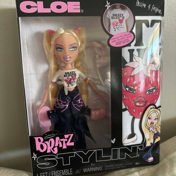 Búp bê kèm áo Bratz Stylin' Cloe Fashion Doll with Oversized Tee