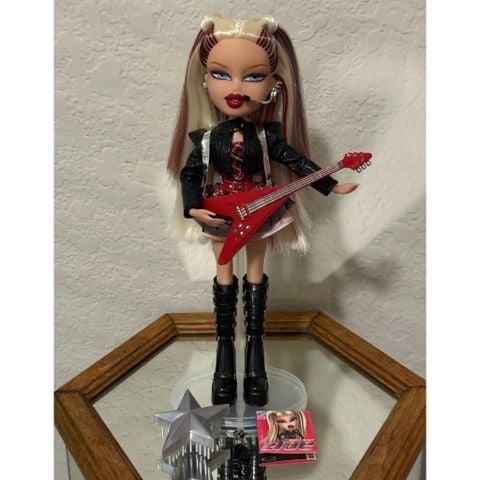  Búp bê Bratz Pop Starz Cloe Fashion Doll 