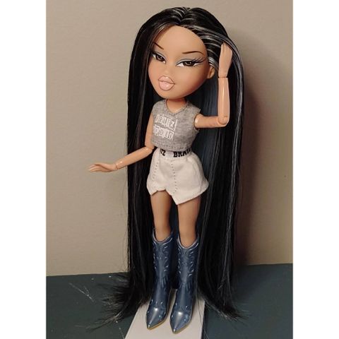 Búp bê Bratz Pop Starz Jade Fashion Doll 