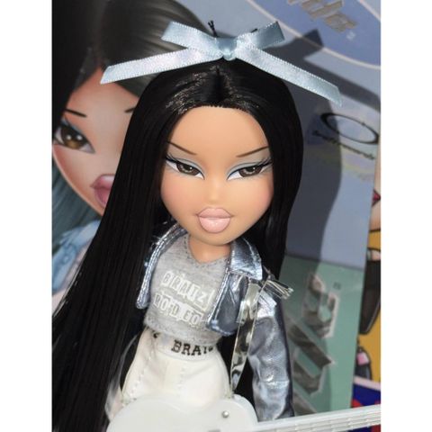  Búp bê Bratz Pop Starz Jade Fashion Doll 