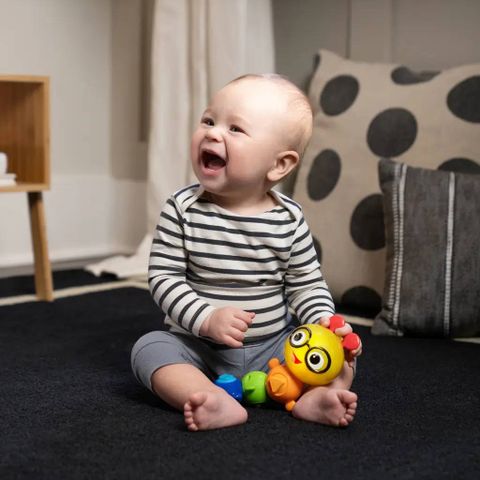  Chú sâu đáng yêu Baby Einstein Twist-a-Pal Cal Sensory Toy 6-36m 