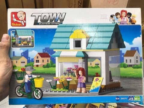  M38-B0570 Bo lap rap cua hang hoa Queenies 