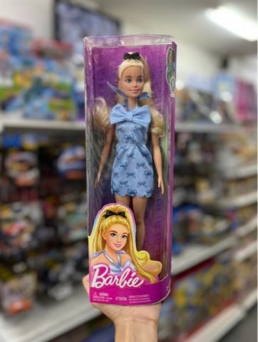  HYT93 Barbie Fashionista Doll Blue Bows 