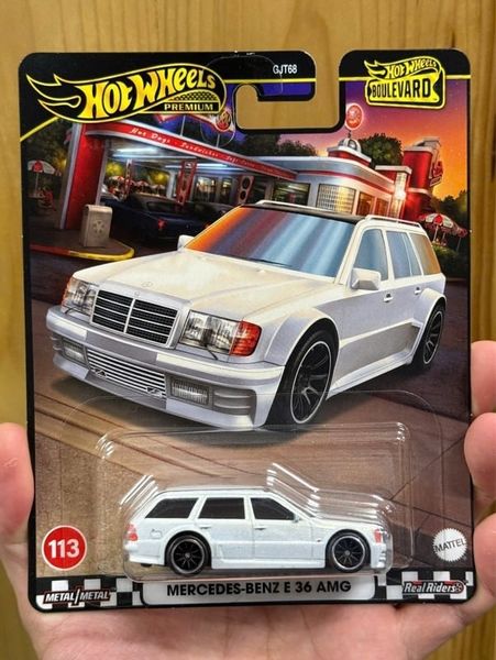  23win04 Boulevard Mercedes-Benz E36 AMG White HRT78 
