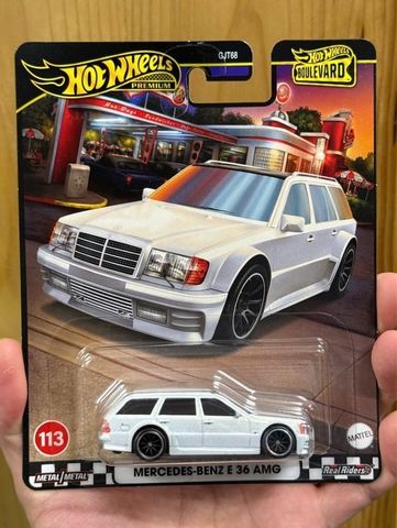  Hot Wheels Boulevard Mercedes-Benz E36 AMG White HRT78 