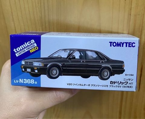  Mô hình xe TOMYTEC LV-N368a Nissan Cedric HT V20 Twin Cam Turbo Gran Turismo Black SV 1990 