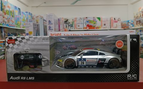  59300 - Do choi xe dieu khien ti le 1/18 Audi R8 LMS Rastar 
