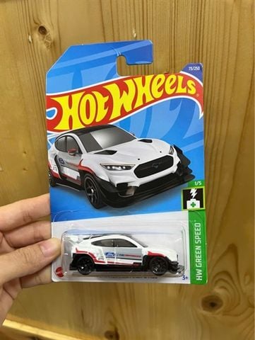  HHD88 Hot Wheels Basic Car Ford Mustang Mach E 1400 