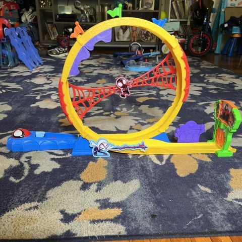  Bộ đường trượt người nhện SNF0295 -Spidey Amazing Metals Super Loop Track Set 