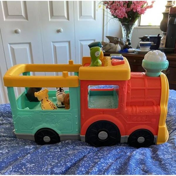 HCL79 Fisher Price Little People Big ABC Animal Train