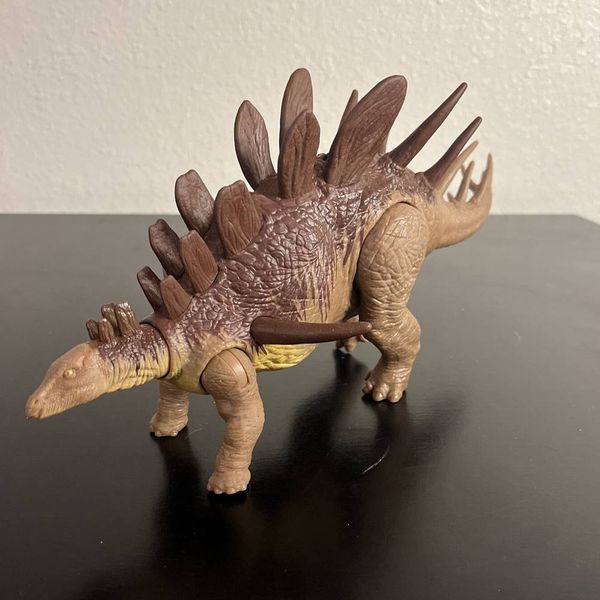 JURASSIC WORLD ROAR ATTACK KENTROSAURUS