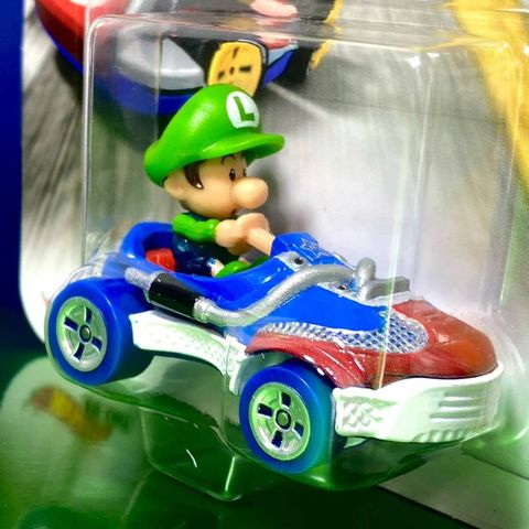  Mô hình xe Hot Wheels Mario Kart Baby Luigi Vehicle 