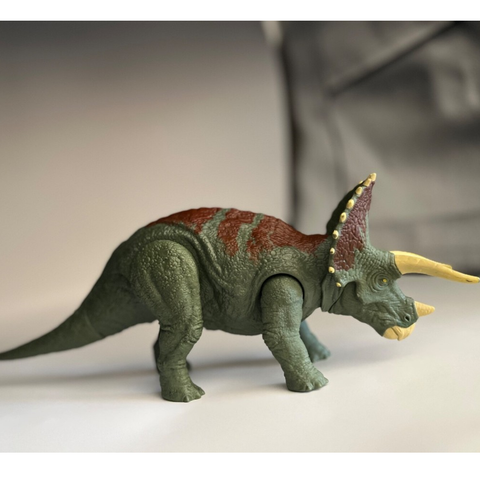  HDX17 Mô Hình Khủng Long TRICERATOPS có âm thanh JURASSIC WORLD 
