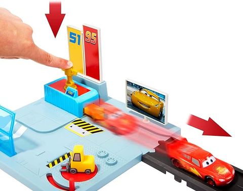  Bộ đường trượt HGV69 Disney Pixar Cars Rusteze Training Center Playset 
