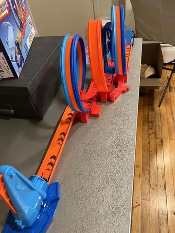  Bộ đường trượt xe oto HPX93 Hot Wheels Ultra Hots Triple Loop Track Playset 