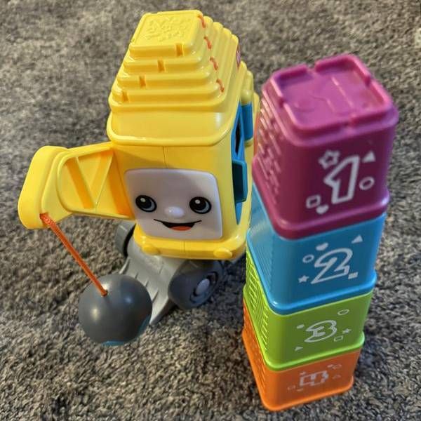 HRP32 Fisher-Price Baby & Toddler Learning Toy Count & Stack Crane