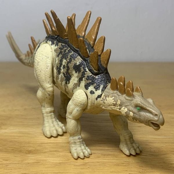 Mattel Jurassic World Epic Evolution Strike Attack Tuojiangosaurus Action Figure