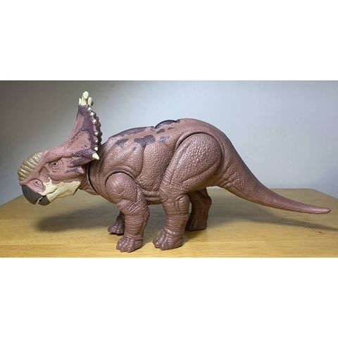  HTK72 Jurassic World Wild Roar Pachyrhinosaurus Dinosaur Figure 