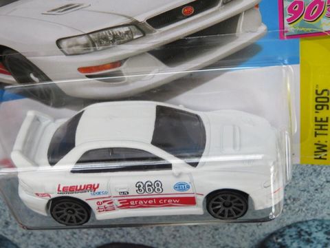  Xe mô hình HXR30 Hot Wheels Basic Car '98 Subaru Impreza 22B-STi Version White 